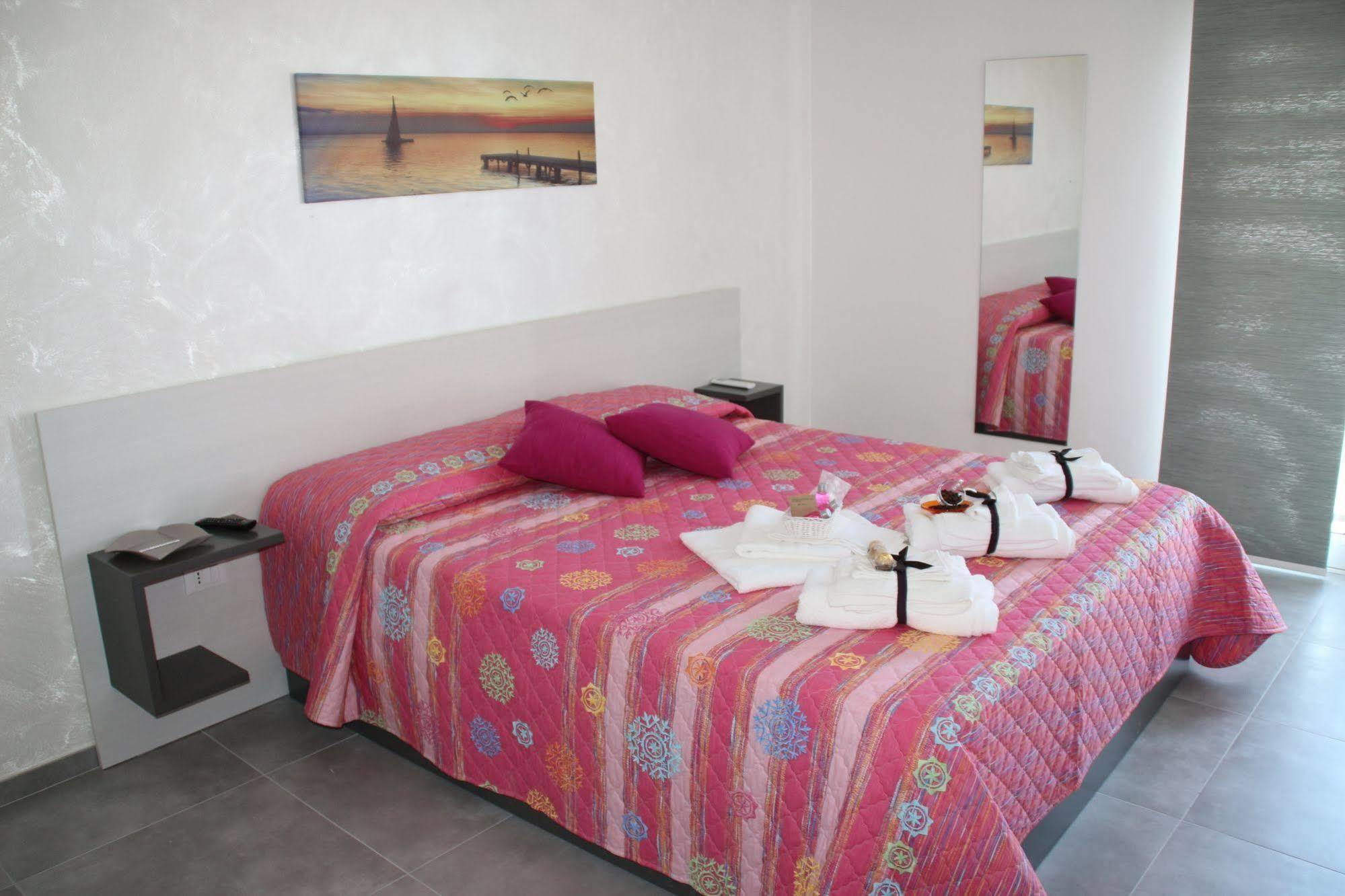 La Terrazza B&B 코미소 외부 사진
